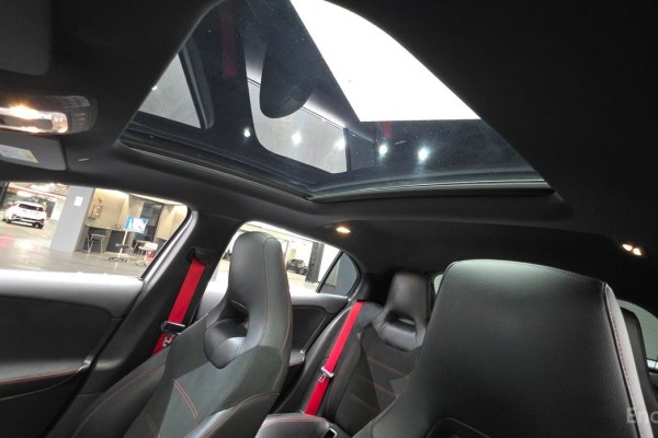 2022 Mercedes-Benz A-Класс с пробегом 61 990 км