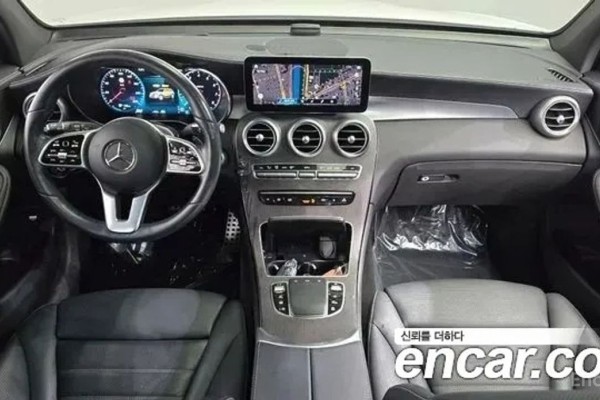 2022 Mercedes-Benz GLC с пробегом 47 041 км