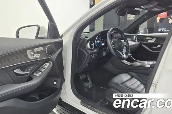 2022 Mercedes-Benz GLC с пробегом 47 041 км