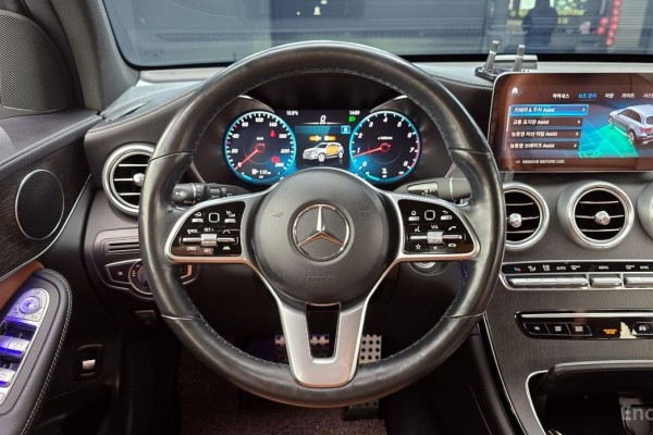 2022 Mercedes-Benz GLC с пробегом 53 645 км