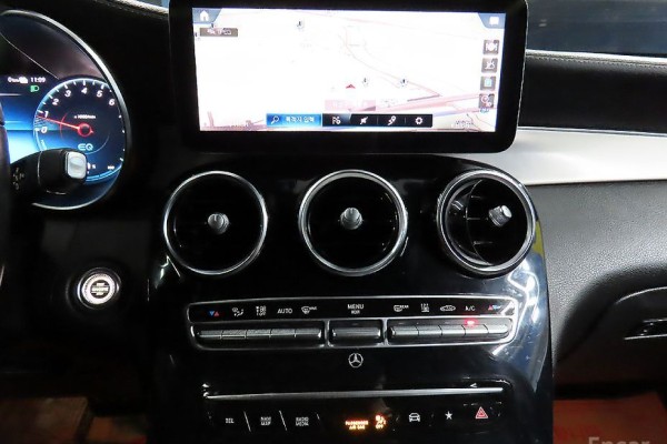 2021 Mercedes-Benz GLC с пробегом 104 903 км