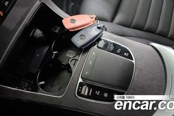 2022 Mercedes-Benz GLC с пробегом 47 041 км