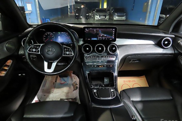 2021 Mercedes-Benz GLC с пробегом 104 903 км