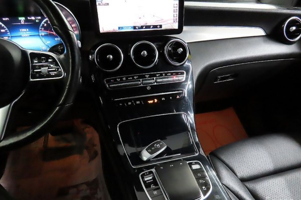 2021 Mercedes-Benz GLC с пробегом 104 903 км