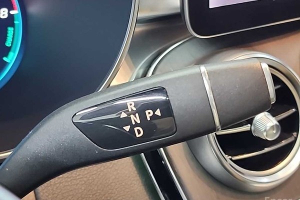 2021 Mercedes-Benz GLC с пробегом 84 117 км