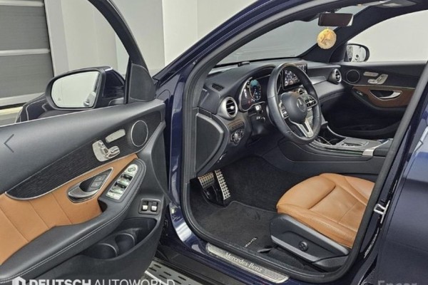 2021 Mercedes-Benz GLC с пробегом 56 042 км