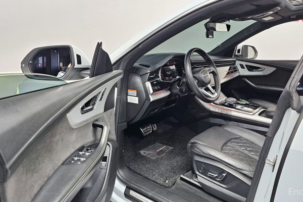 2020 Audi Q8 с пробегом 59 780 км