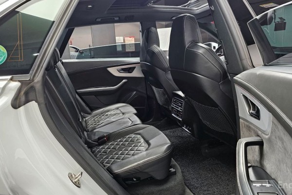 2020 Audi Q8 с пробегом 59 780 км