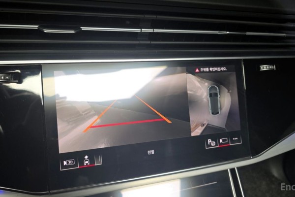 2022 Audi Q8 с пробегом 59 320 км