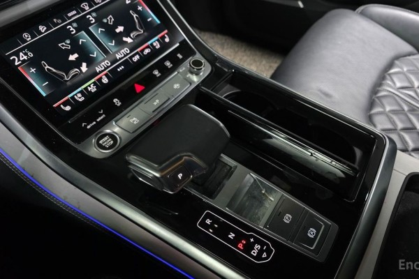 2021 Audi Q8 с пробегом 86 608 км