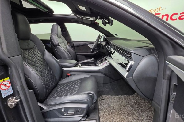 2021 Audi Q8 с пробегом 86 608 км