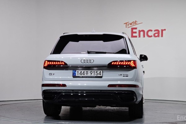 2023 Audi Q7 с пробегом 44 198 км