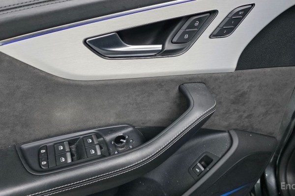 2021 Audi Q8 с пробегом 86 608 км