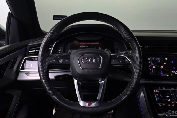 2021 Audi Q8 с пробегом 86 608 км