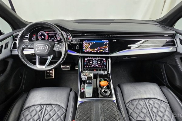2023 Audi Q7 с пробегом 44 198 км