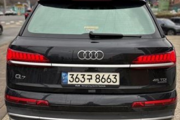 2021 Audi Q7 с пробегом 30 050 км
