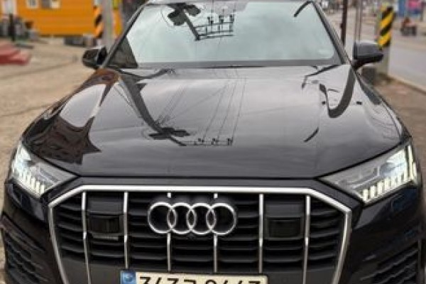 2021 Audi Q7 с пробегом 30 050 км