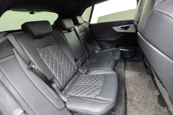 2021 Audi Q8 с пробегом 86 608 км