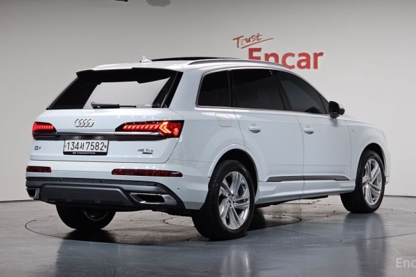 2020 Audi Q7 с пробегом 47 077 км