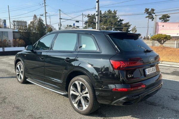 2022 Audi Q7 с пробегом 83 000 км