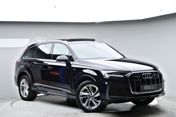 2021 Audi Q7 с пробегом 28 602 км