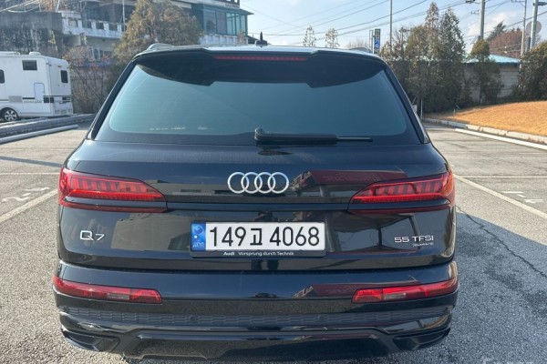 2022 Audi Q7 с пробегом 83 000 км