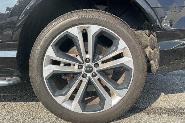 2022 Audi Q7 с пробегом 83 000 км