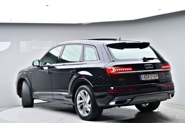 2021 Audi Q7 с пробегом 28 602 км