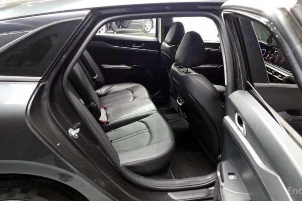 2022 Kia K5 с пробегом 112 440 км