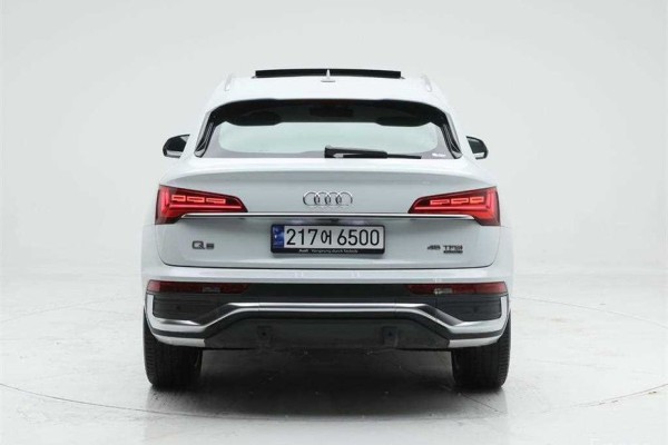 2023 Audi Q5 с пробегом 77 035 км