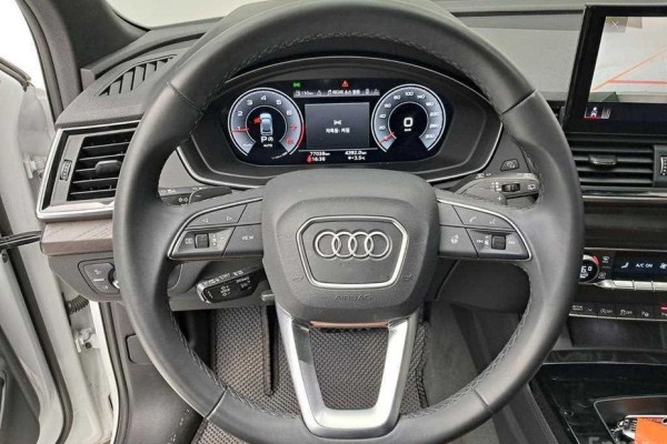 2023 Audi Q5 с пробегом 77 035 км