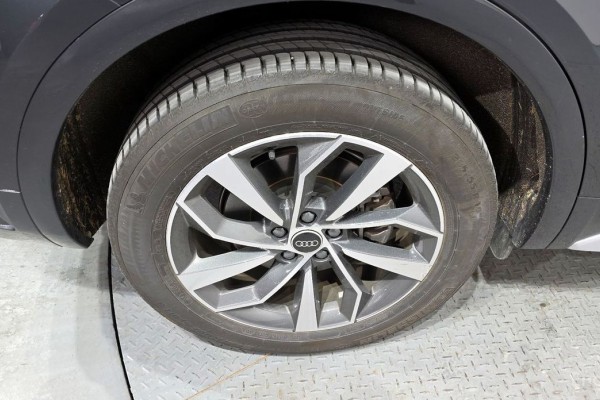 2023 Audi Q5 с пробегом 19 728 км