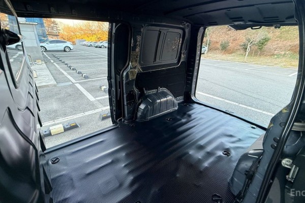 2022 Hyundai Staria с пробегом 70 900 км