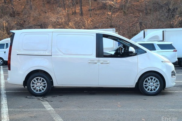 2022 Hyundai Staria с пробегом 31 885 км