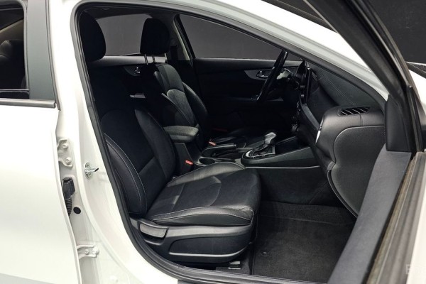 2021 Kia K3 с пробегом 106 447 км