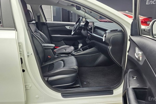 2022 Kia K3 с пробегом 102 270 км