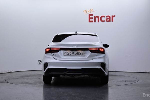 2021 Kia K3 с пробегом 67 684 км