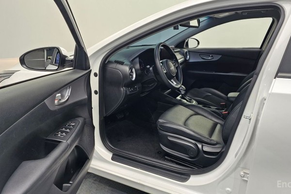 2021 Kia K3 с пробегом 67 684 км