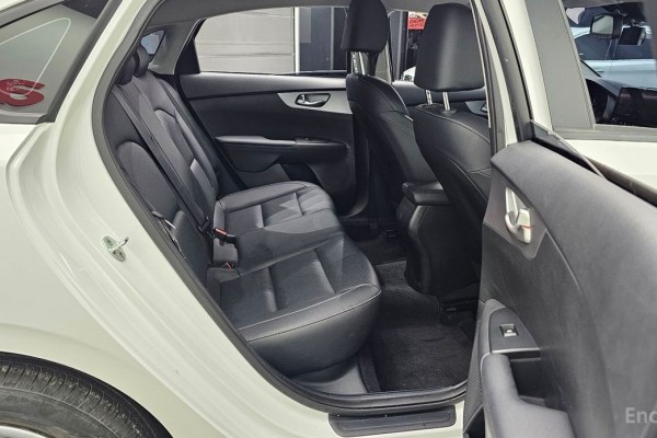 2021 Kia K3 с пробегом 67 684 км