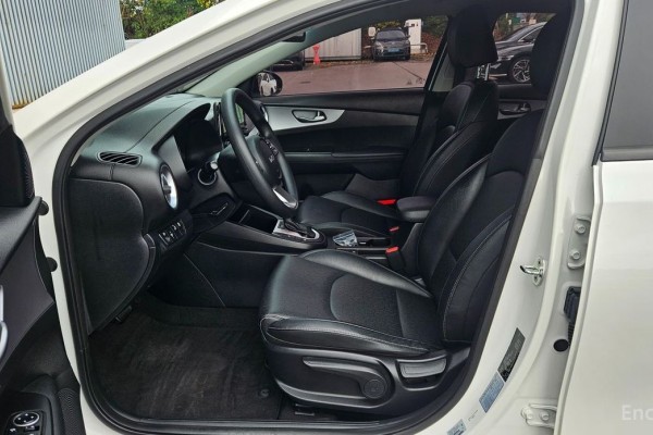 2021 Kia K3 с пробегом 110 249 км