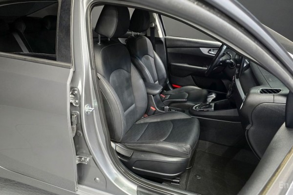 2022 Kia K3 с пробегом 54 104 км