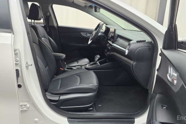 2021 Kia K3 с пробегом 120 326 км