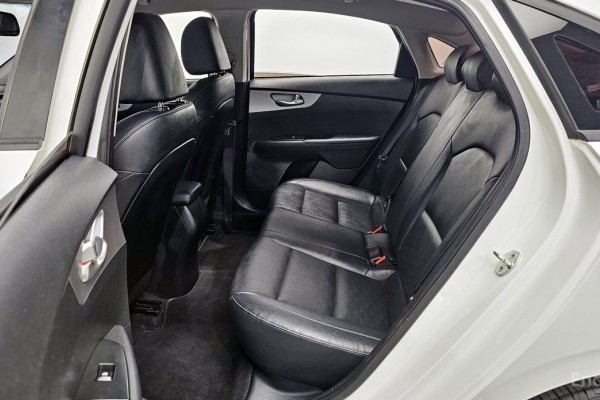 2021 Kia K3 с пробегом 127 336 км