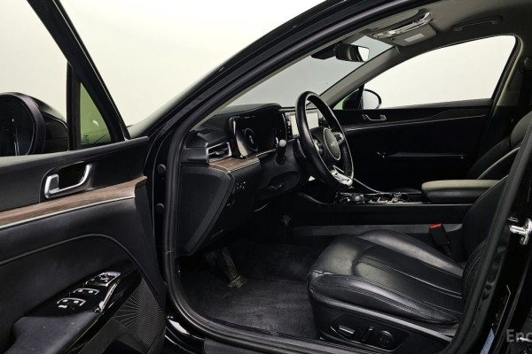 2021 Kia K5 с пробегом 83 268 км