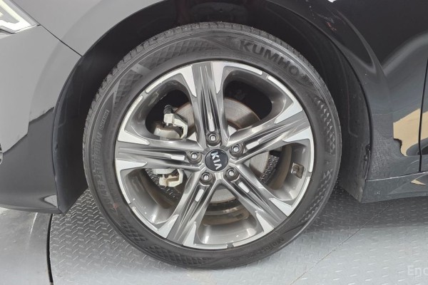 2021 Kia K5 с пробегом 54 015 км