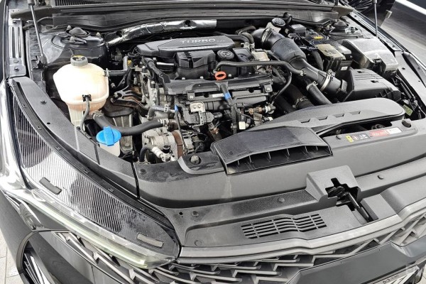 2021 Kia K5 с пробегом 76 034 км