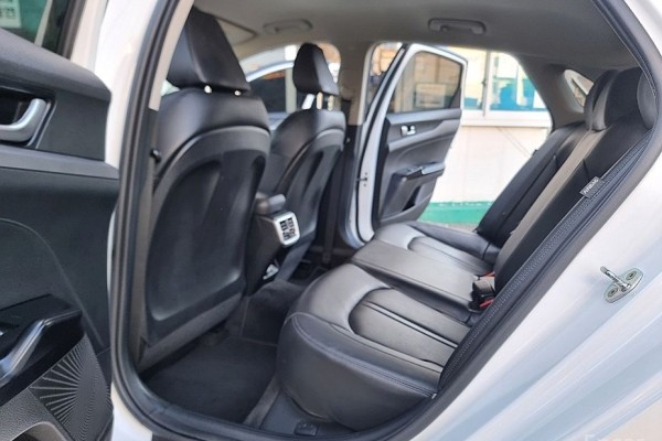 2022 Kia K5 с пробегом 104 647 км