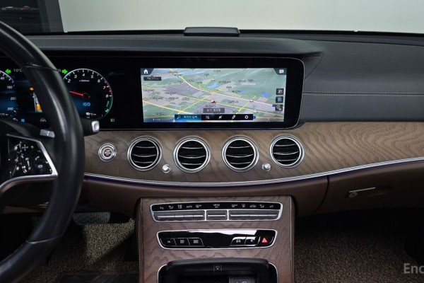 2021 Mercedes-Benz E-Класс с пробегом 121 704 км