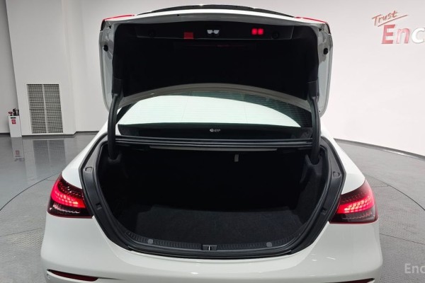 2021 Mercedes-Benz E-Класс с пробегом 64 269 км