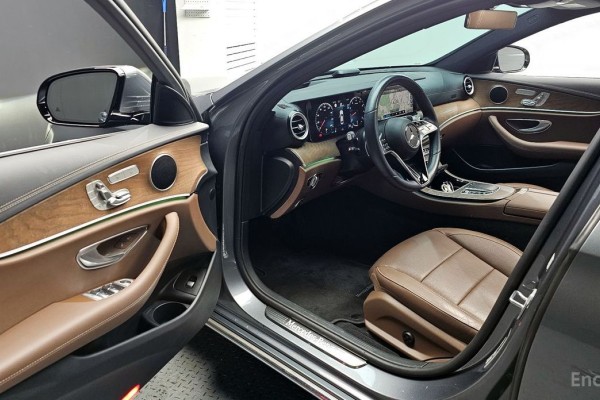 2022 Mercedes-Benz E-Класс с пробегом 40 603 км